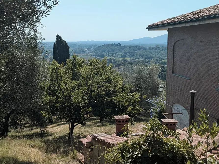Immagine 15 di Villa in vendita  a Lucca