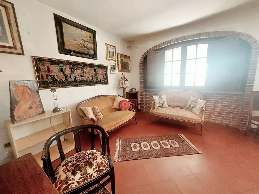 Immagine 46 di Villa in vendita  a Lucca