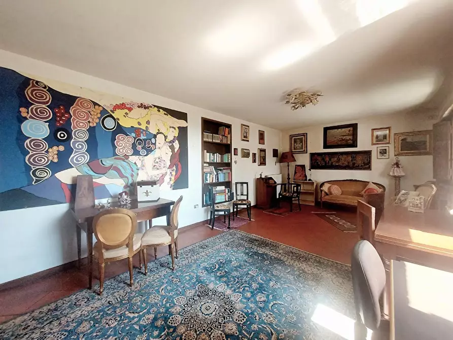 Immagine 47 di Villa in vendita  a Lucca