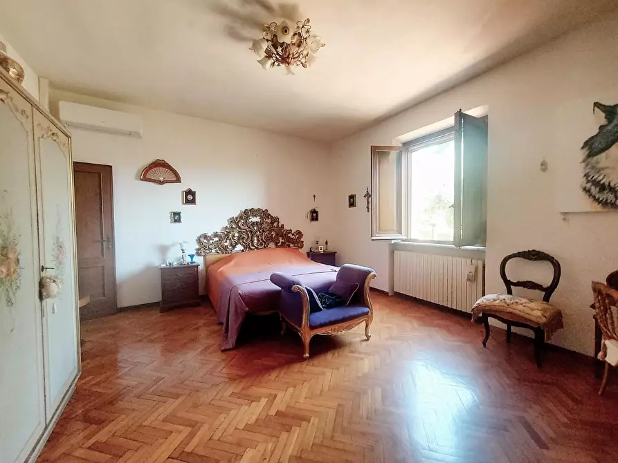 Immagine 25 di Villa in vendita  a Lucca