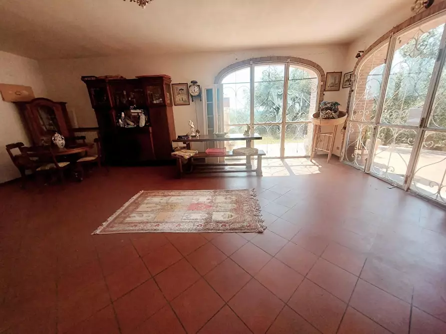 Immagine 23 di Villa in vendita  a Lucca