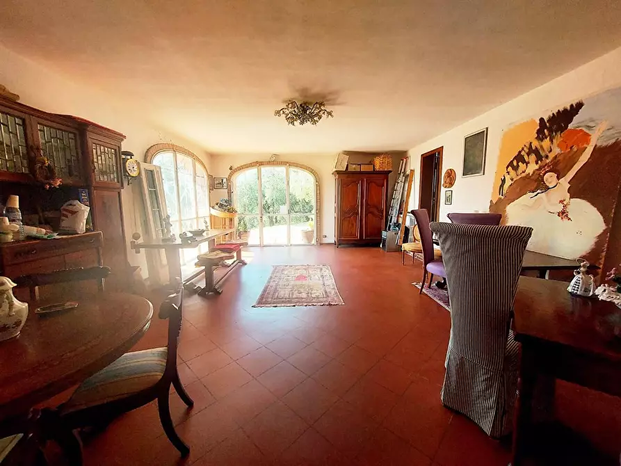 Immagine 22 di Villa in vendita  a Lucca