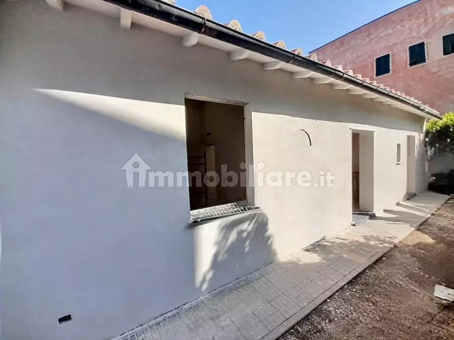 Immagine 8 di Villa in vendita  a Pisa