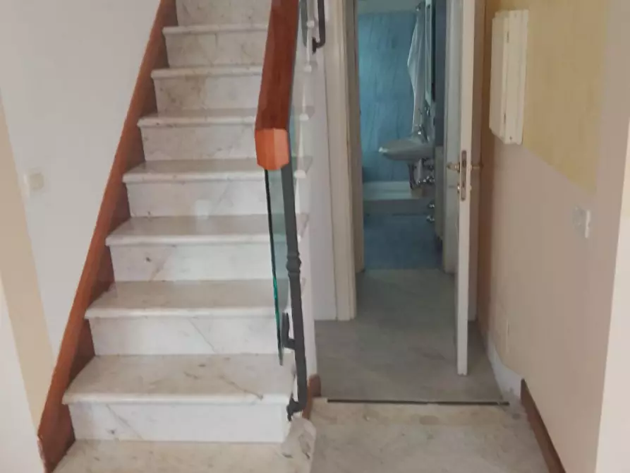 Immagine 11 di Villa in vendita  a Viareggio