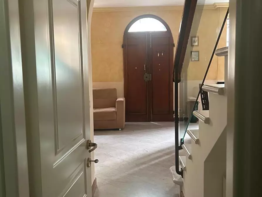 Immagine 41 di Villa in vendita  a Viareggio