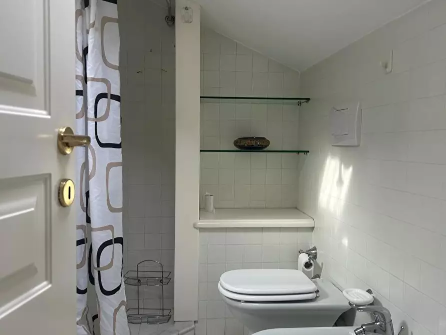 Immagine 9 di Villa in vendita  a Viareggio