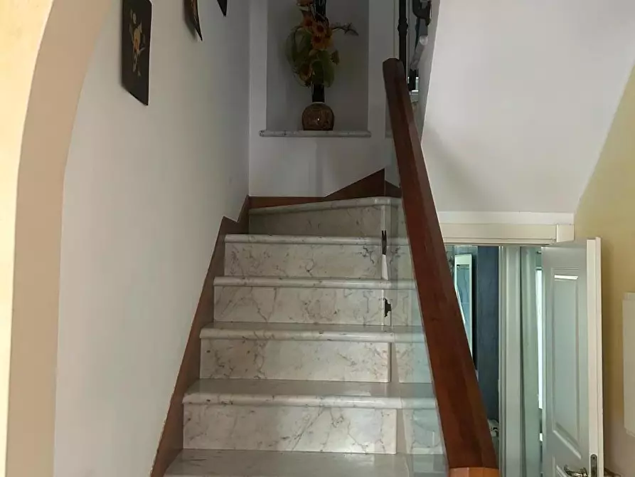 Immagine 40 di Villa in vendita  a Viareggio