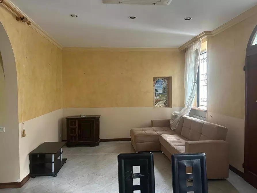 Immagine 19 di Villa in vendita  a Viareggio