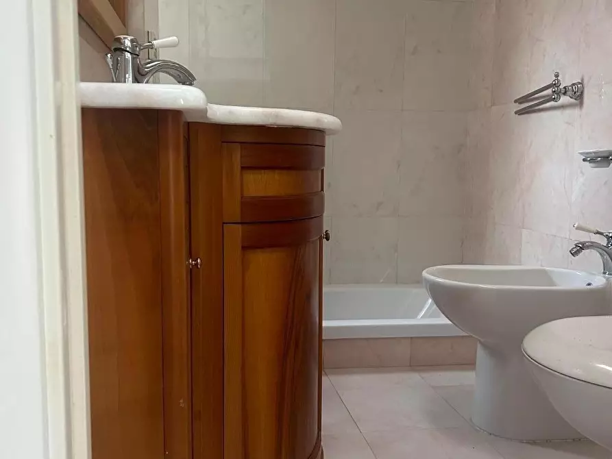 Immagine 29 di Villa in vendita  a Viareggio