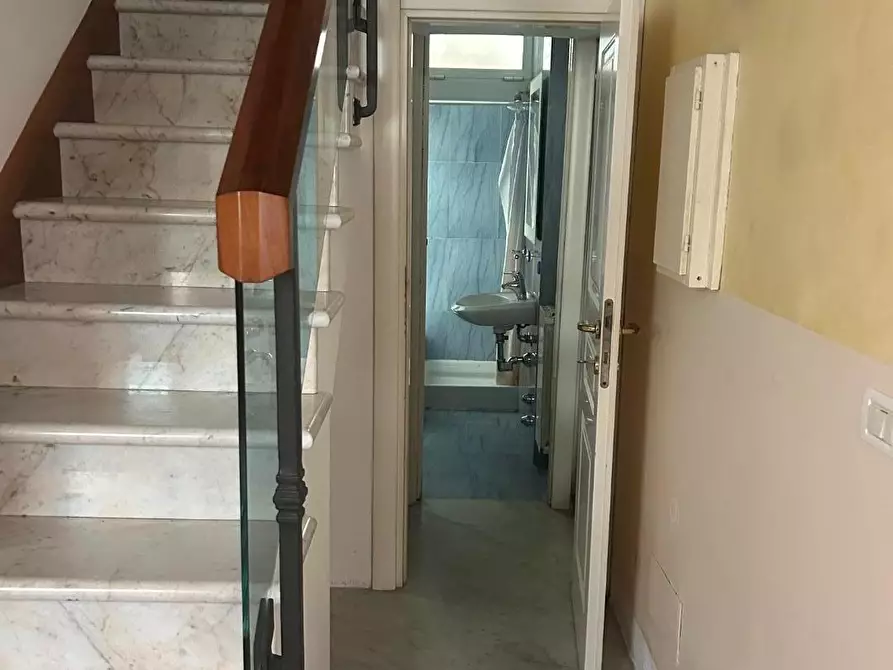 Immagine 42 di Villa in vendita  a Viareggio
