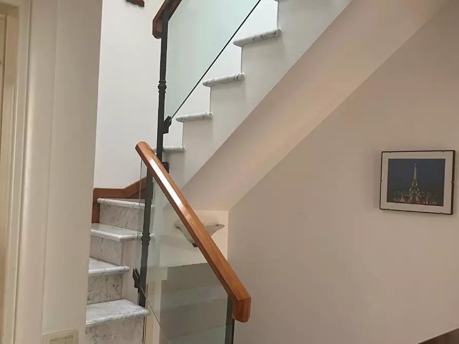 Immagine 34 di Villa in vendita  a Viareggio
