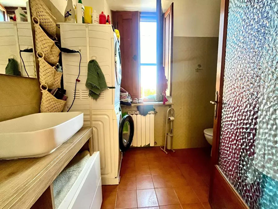Immagine 10 di Appartamento in vendita  a Chiesina Uzzanese