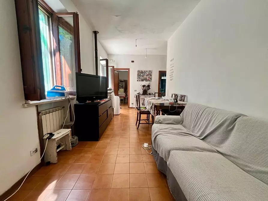 Immagine 4 di Appartamento in vendita  a Chiesina Uzzanese