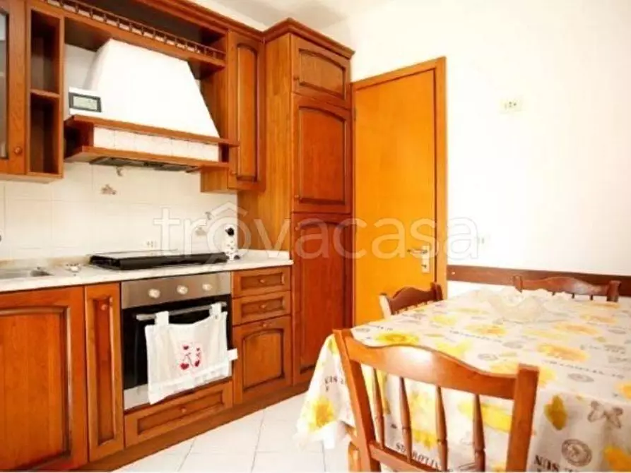Immagine 4 di Appartamento in affitto  a Carrara