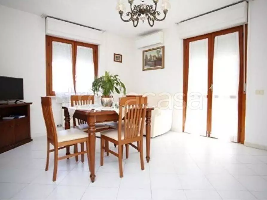 Immagine 1 di Appartamento in affitto  a Carrara