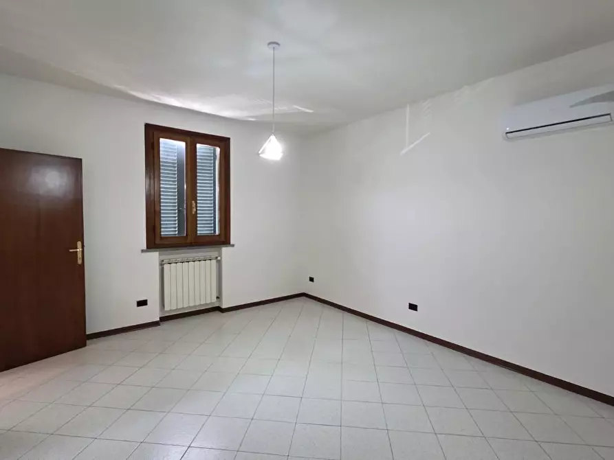 Immagine 3 di Ufficio in affitto  a Fucecchio