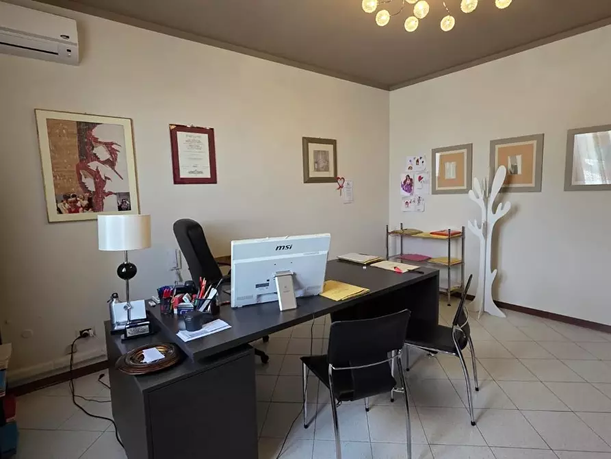 Immagine 1 di Ufficio in affitto  a Fucecchio
