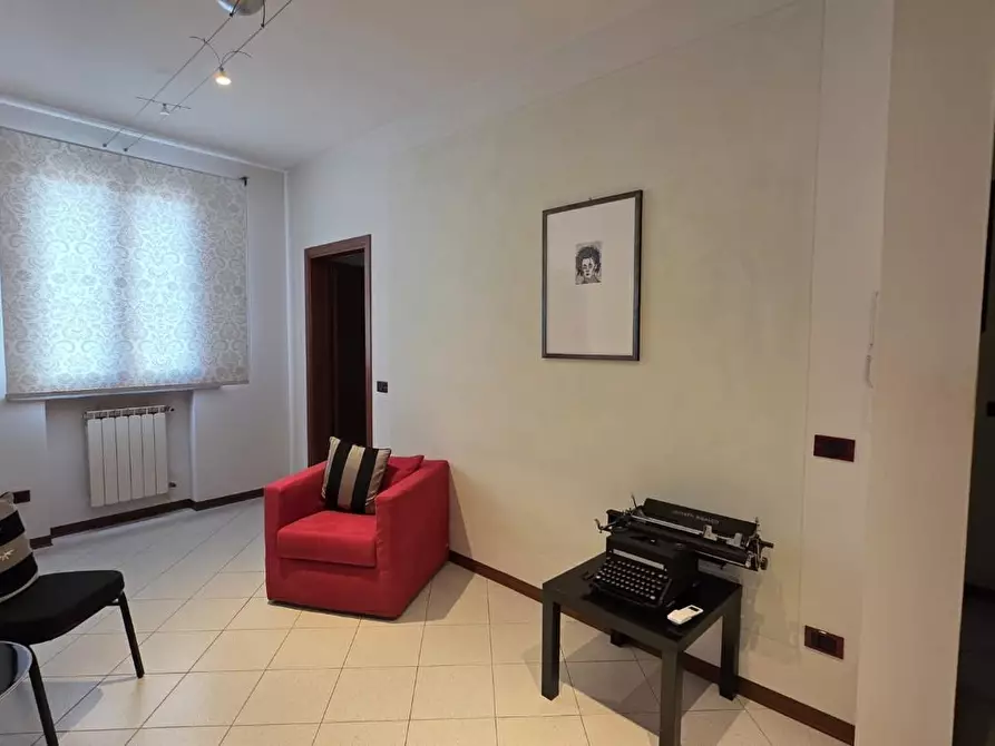 Immagine 5 di Ufficio in affitto  a Fucecchio