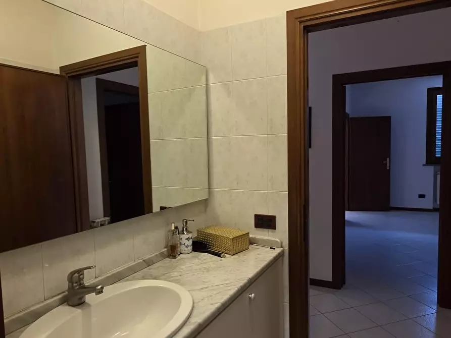 Immagine 10 di Ufficio in affitto  a Fucecchio