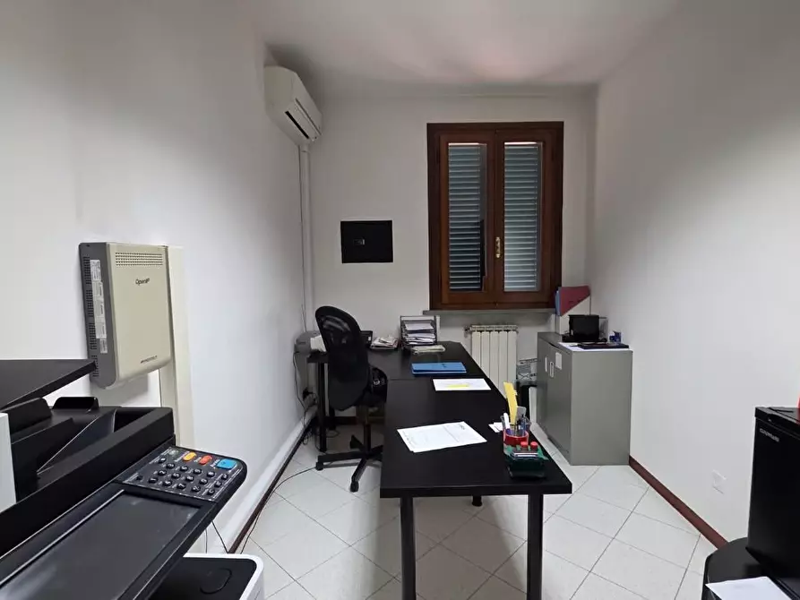 Immagine 8 di Ufficio in affitto  a Fucecchio
