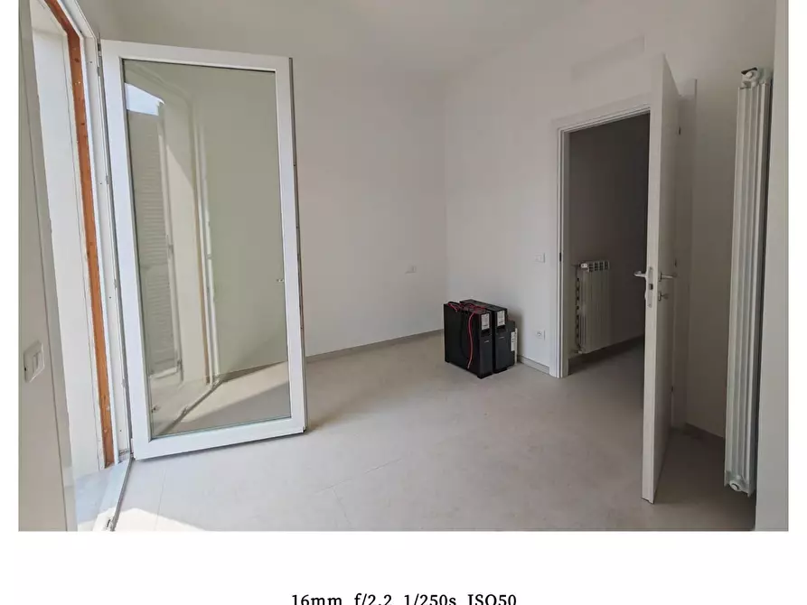 Immagine 4 di Casa trifamiliare in vendita  a Carrara