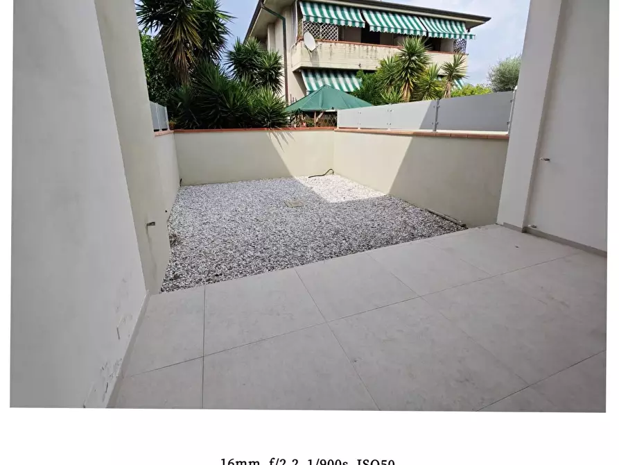 Immagine 24 di Casa trifamiliare in vendita  a Carrara