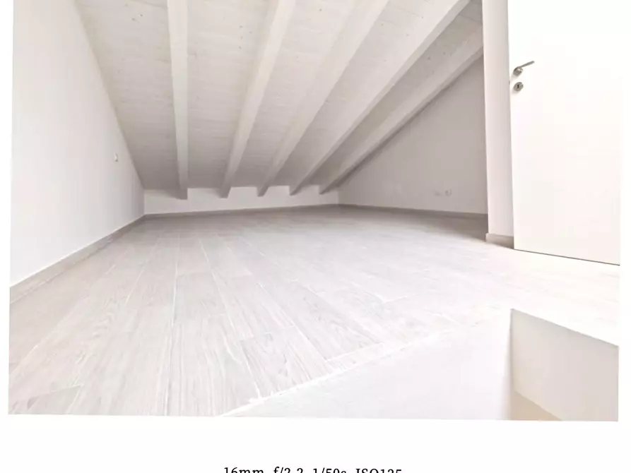 Immagine 22 di Casa trifamiliare in vendita  a Carrara