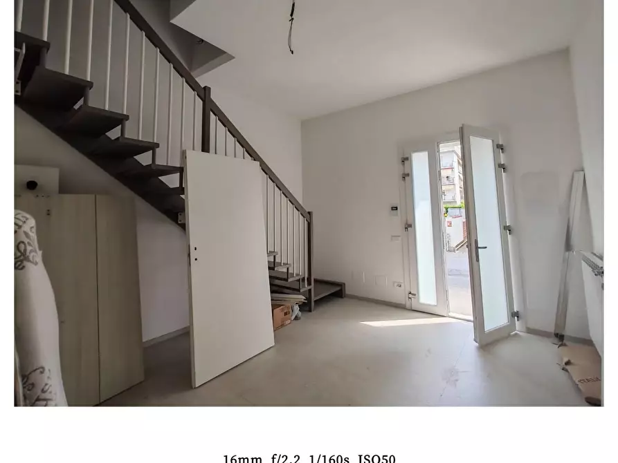 Immagine 9 di Casa trifamiliare in vendita  a Carrara