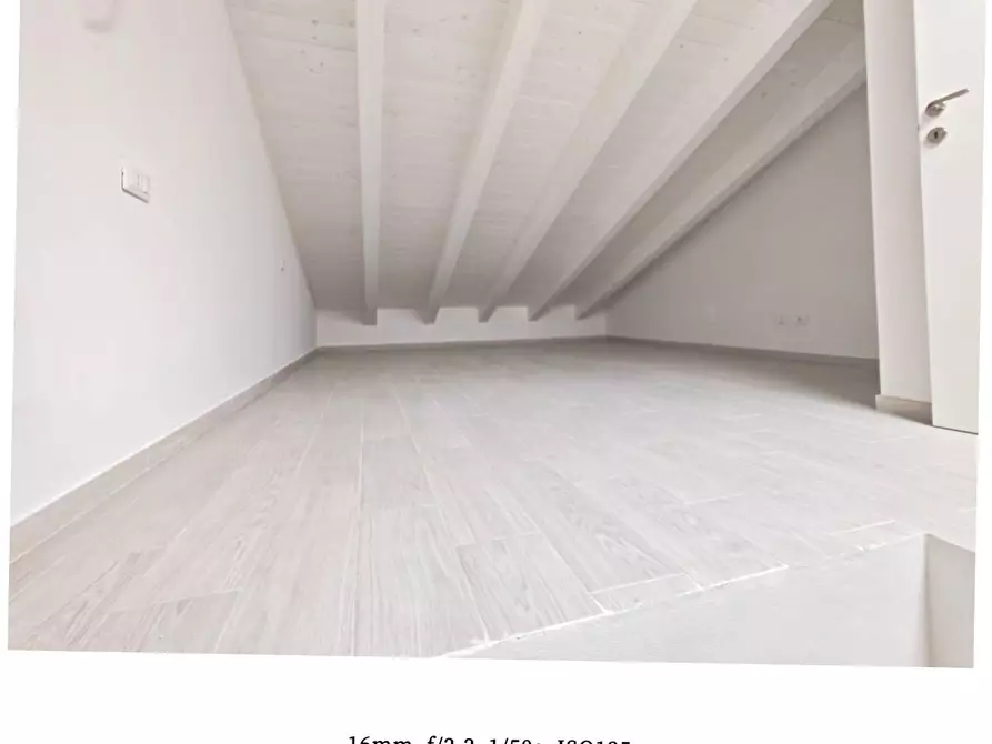 Immagine 21 di Casa trifamiliare in vendita  a Carrara