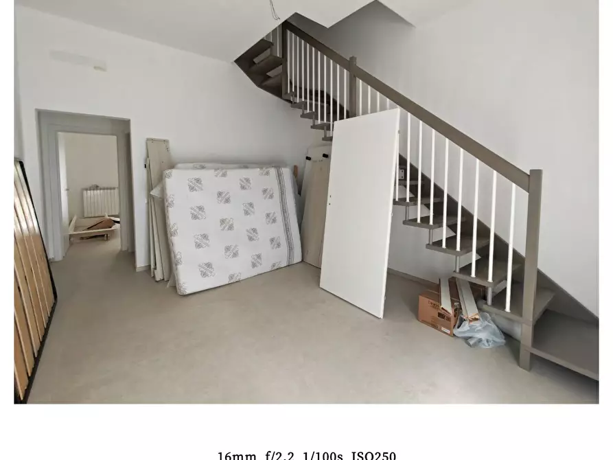 Immagine 25 di Casa trifamiliare in vendita  a Carrara