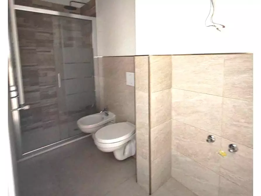 Immagine 12 di Casa trifamiliare in vendita  a Carrara