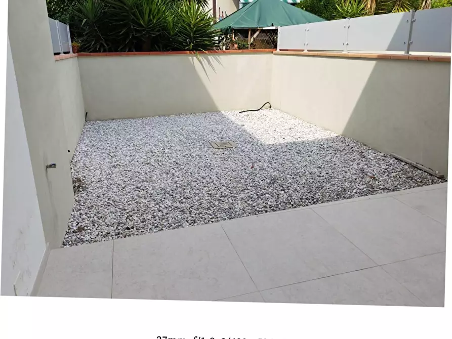 Immagine 2 di Casa trifamiliare in vendita  a Carrara