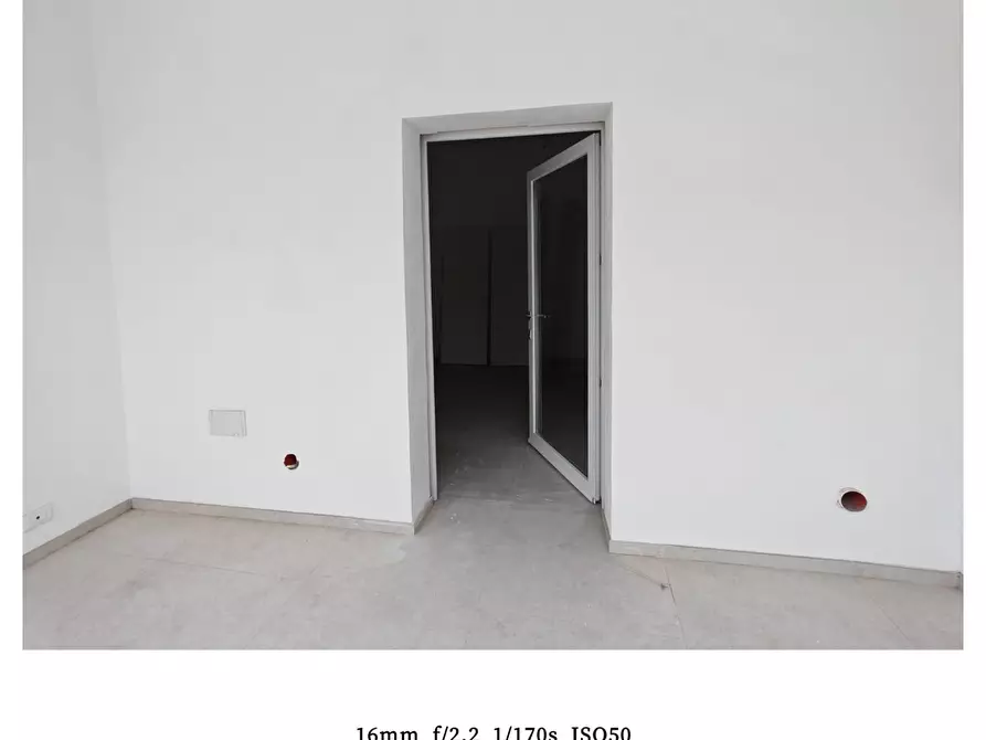 Immagine 15 di Casa trifamiliare in vendita  a Carrara