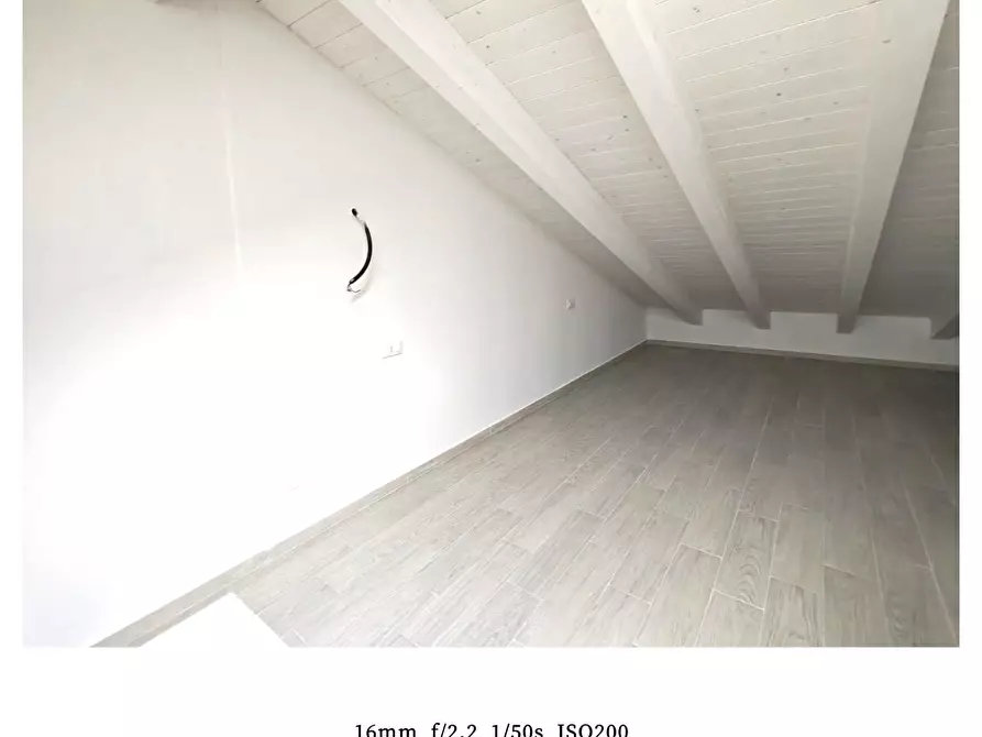 Immagine 17 di Casa trifamiliare in vendita  a Carrara