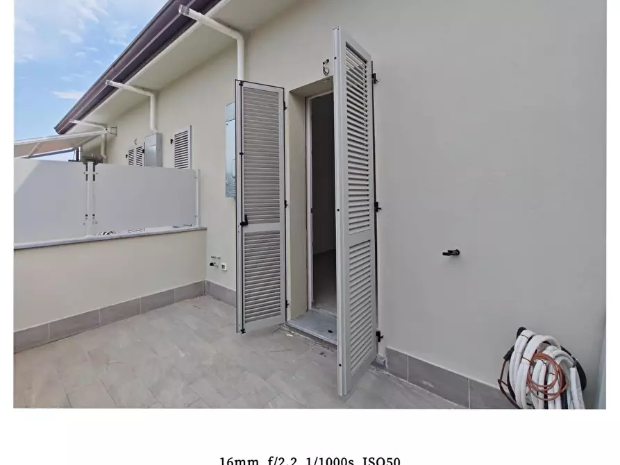 Immagine 13 di Casa trifamiliare in vendita  a Carrara