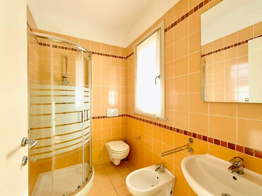 Immagine 28 di Villa in vendita  a Pisa