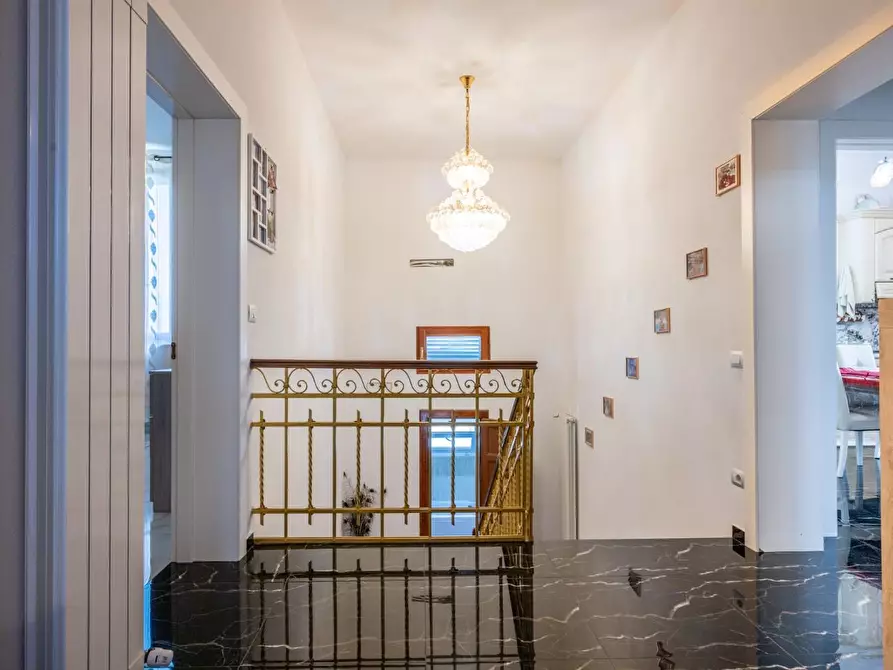Immagine 23 di Casa indipendente in vendita  a Cascina