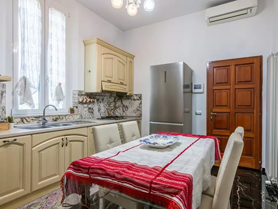 Immagine 17 di Casa indipendente in vendita  a Cascina
