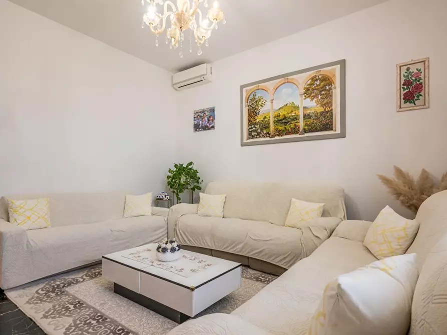 Immagine 21 di Casa indipendente in vendita  a Cascina