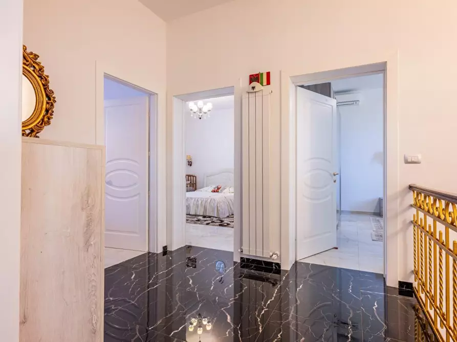 Immagine 24 di Casa indipendente in vendita  a Cascina