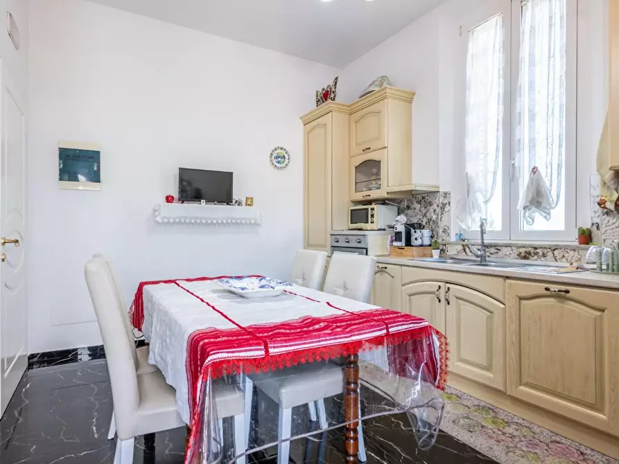 Immagine 16 di Casa indipendente in vendita  a Cascina
