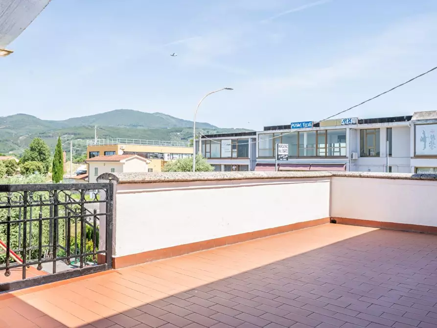 Immagine 13 di Casa indipendente in vendita  a Cascina