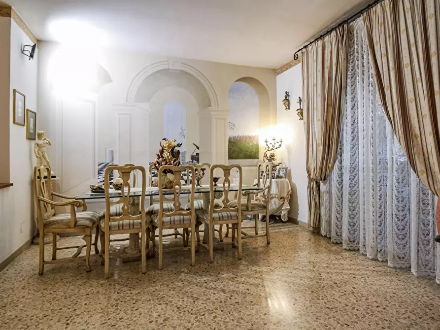 Immagine 13 di Appartamento in vendita  a Pisa