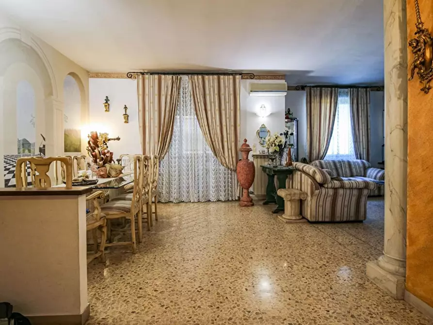 Immagine 12 di Appartamento in vendita  a Pisa