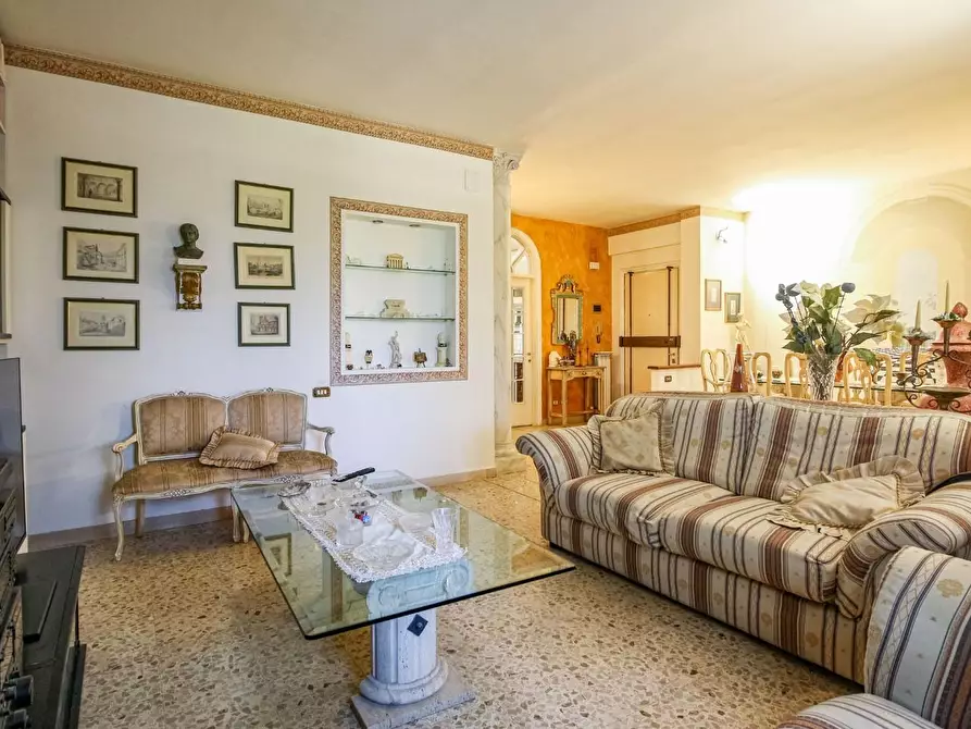 Immagine 7 di Appartamento in vendita  a Pisa
