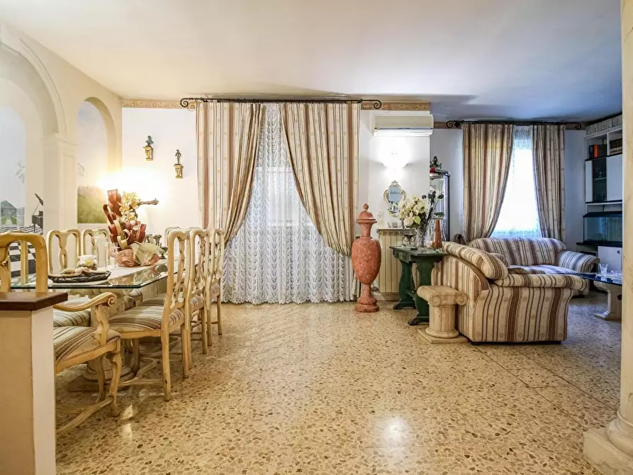 Immagine 4 di Appartamento in vendita  a Pisa