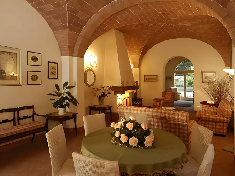 Immagine 4 di Attività commerciale in vendita  a San Miniato