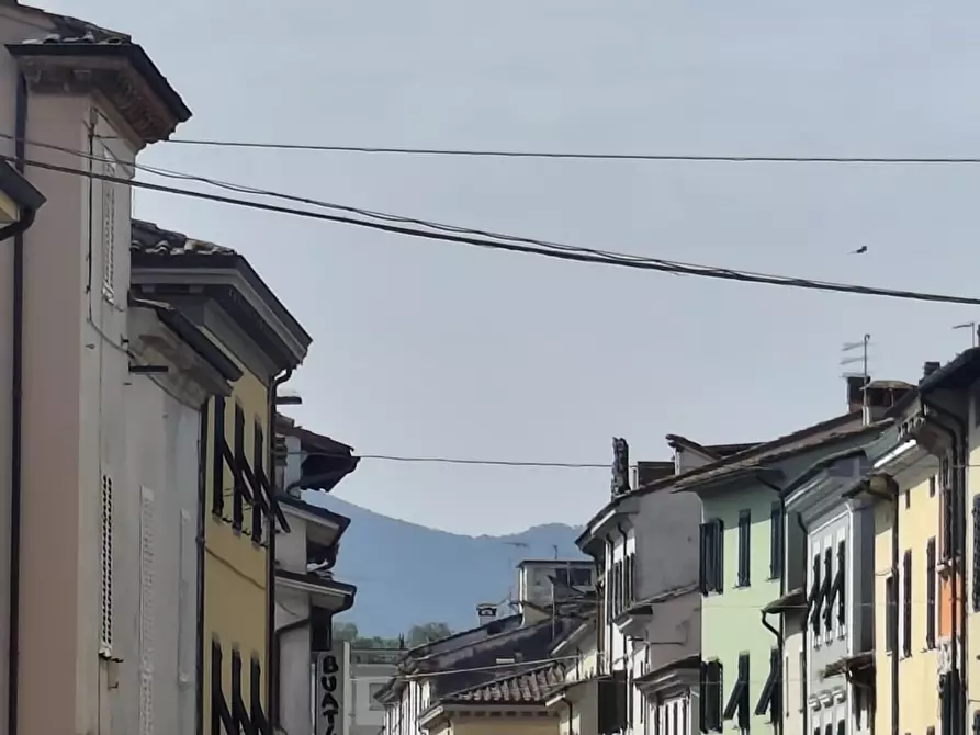 Immagine 2 di Appartamento in vendita  a Lucca