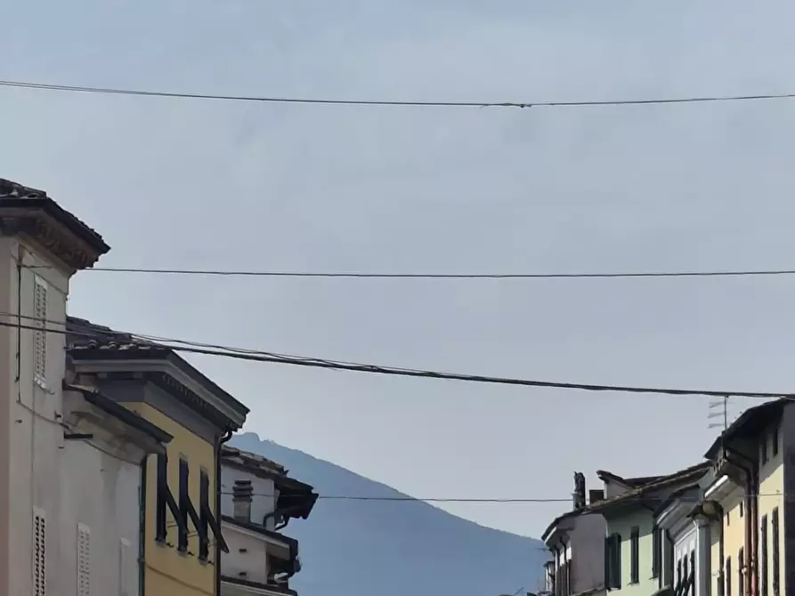 Immagine 4 di Appartamento in vendita  a Lucca