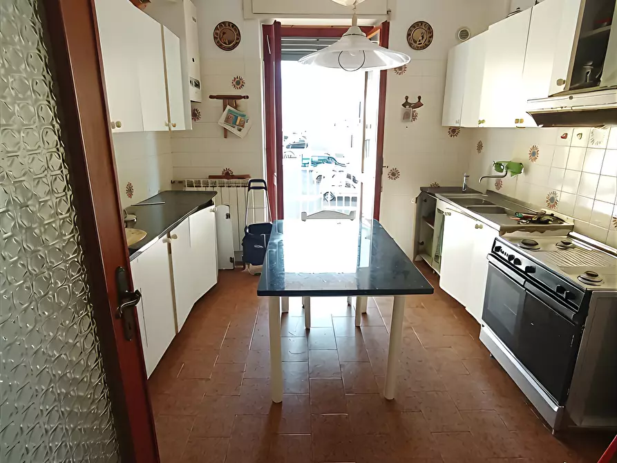 Immagine 3 di Porzione di casa in vendita  a Carrara